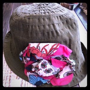 Anthropologie Cloche Bucket hat flower green